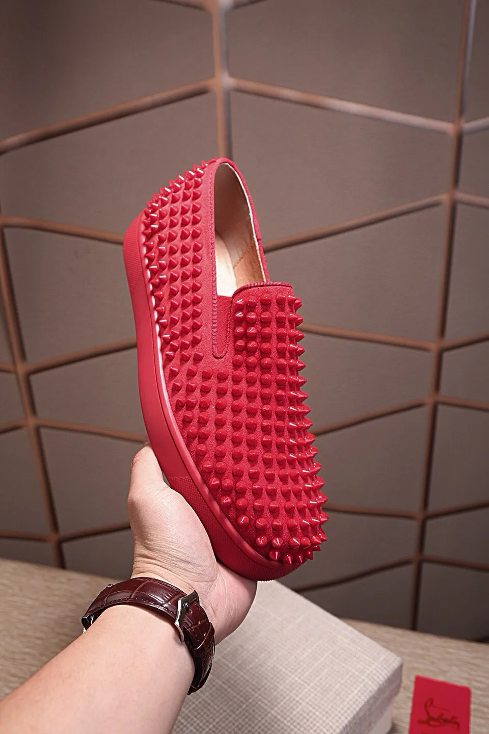 Men's shoes💰: 460💰christian louboutin (CL red sole shoes) counter nail series, high-top casual sneakers for couples📢 📢 📢 Exclusive hot style release🎈🎈💪Movable latex feet👻Finished outsole line [Proud]😝Female 35-40#Male 38#-46, global supply😝 [Top version]: Original imported cowhide upper, top original leather lining, original molded TPU outsole, original 1:1 detail processing, original shoe last.